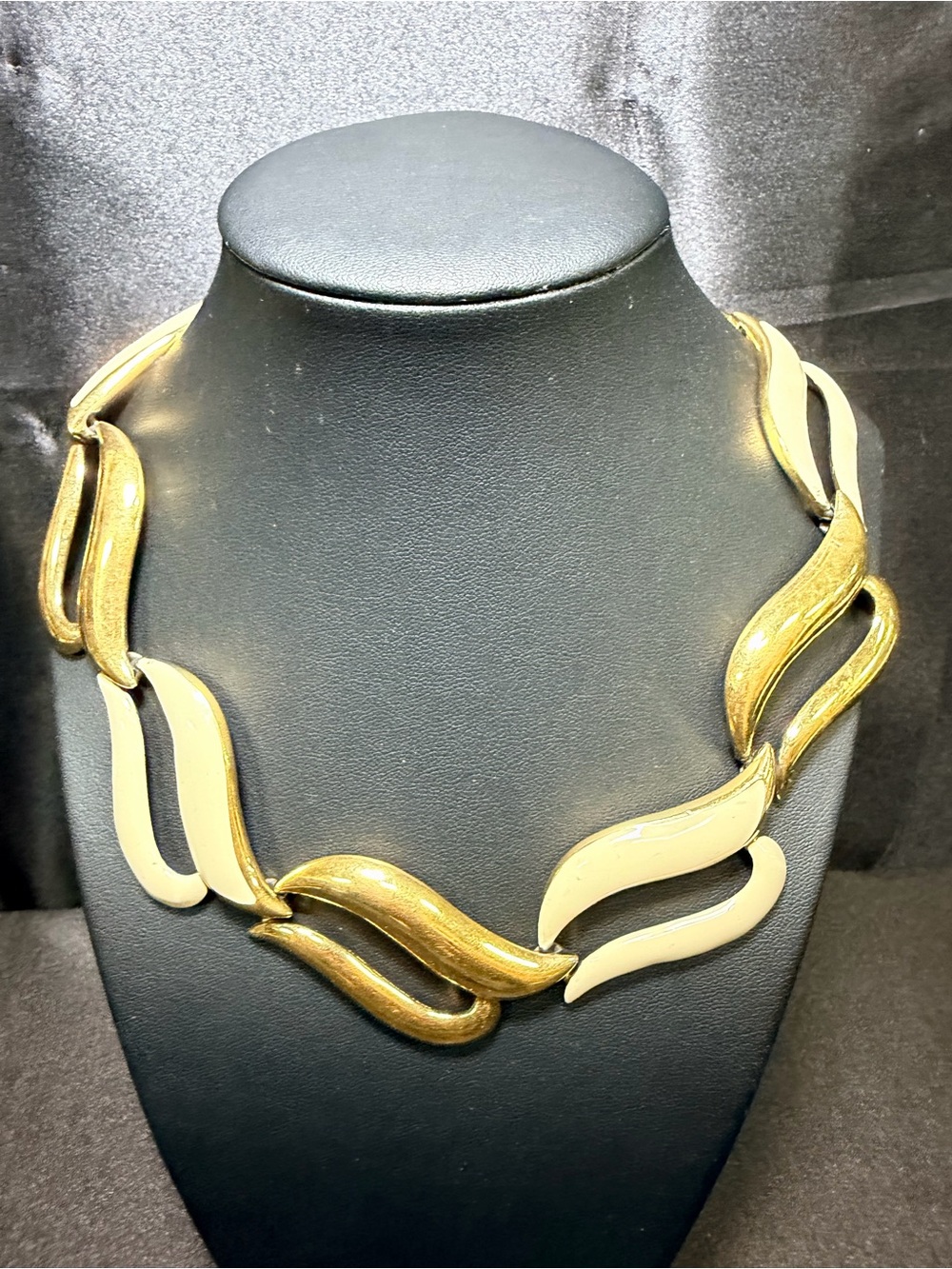 Monet Gold and Cream Wave-Link Necklace
